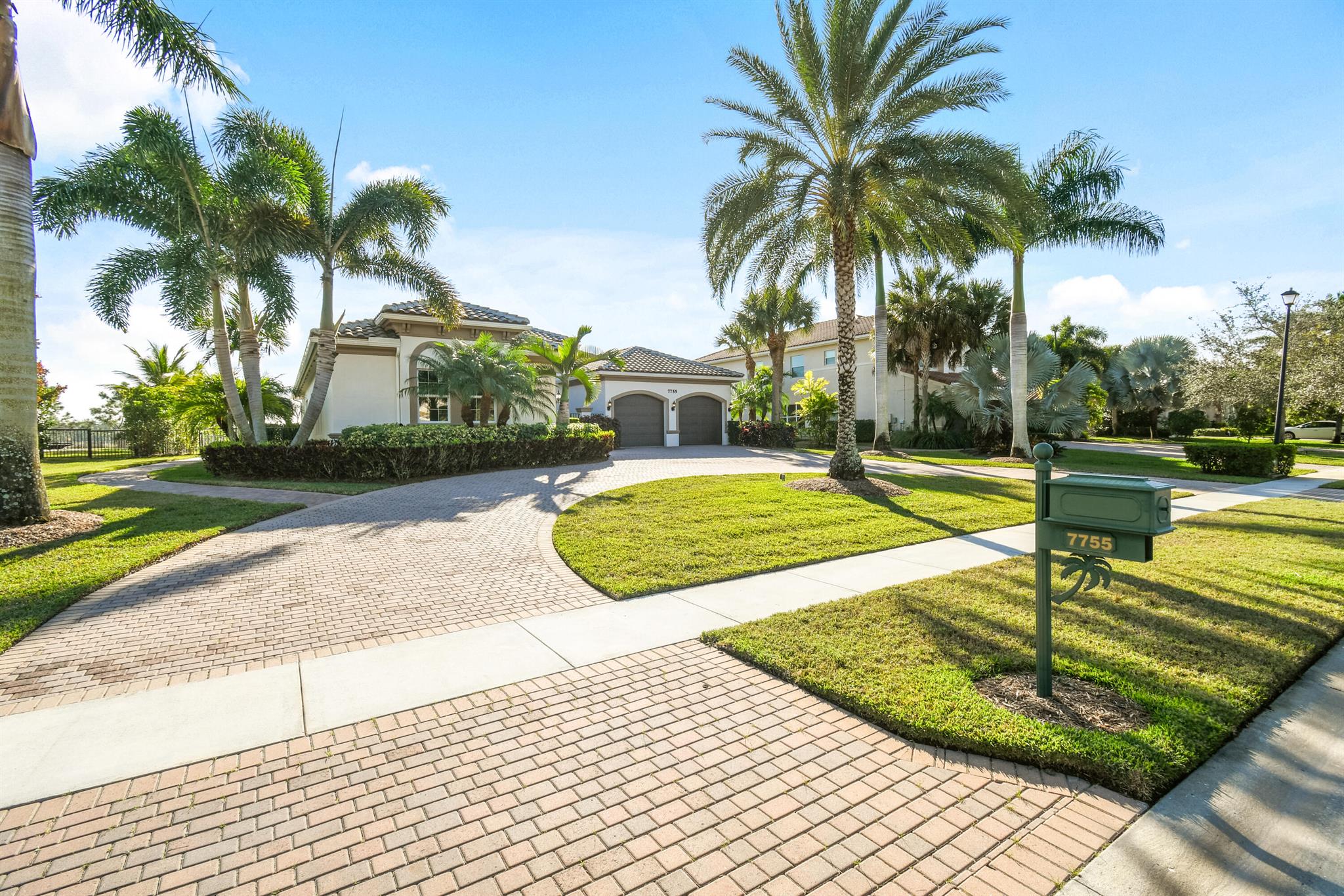 BAYHILL ESTATES - Residential