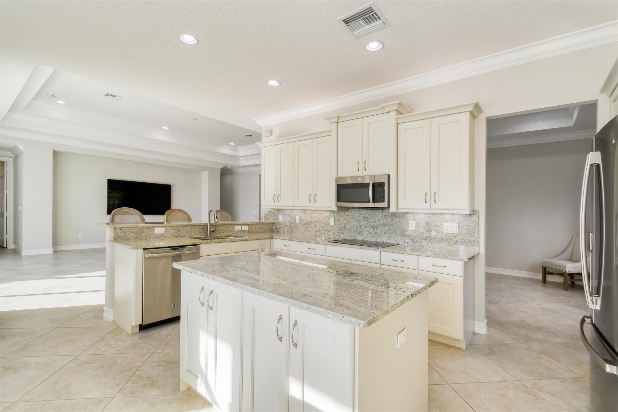 BAYHILL ESTATES - Residential