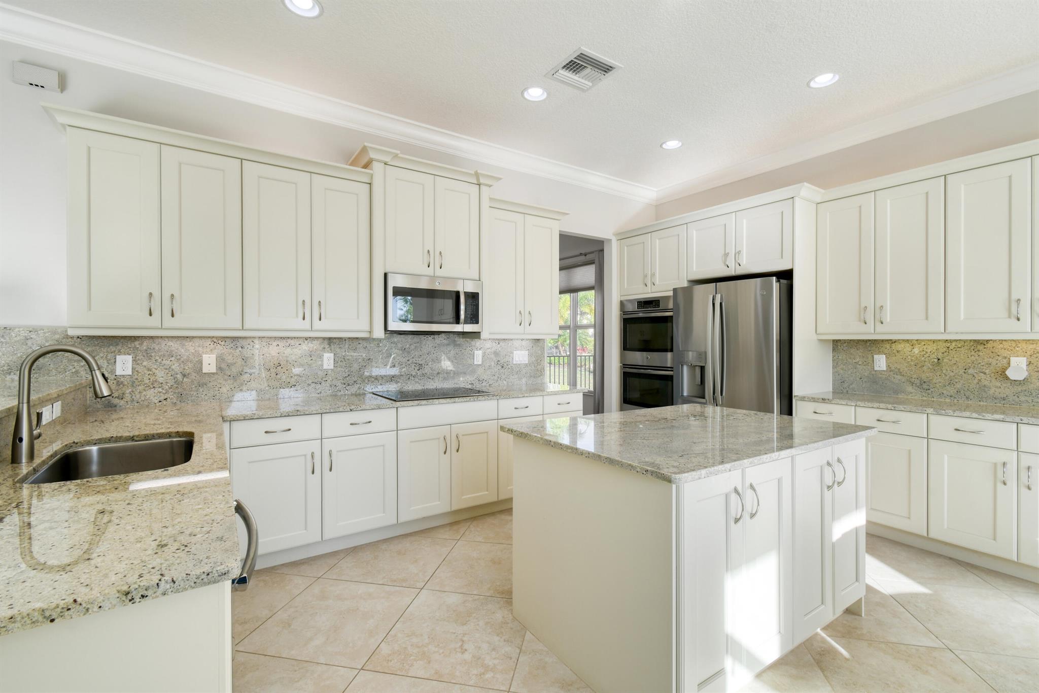 BAYHILL ESTATES - Residential