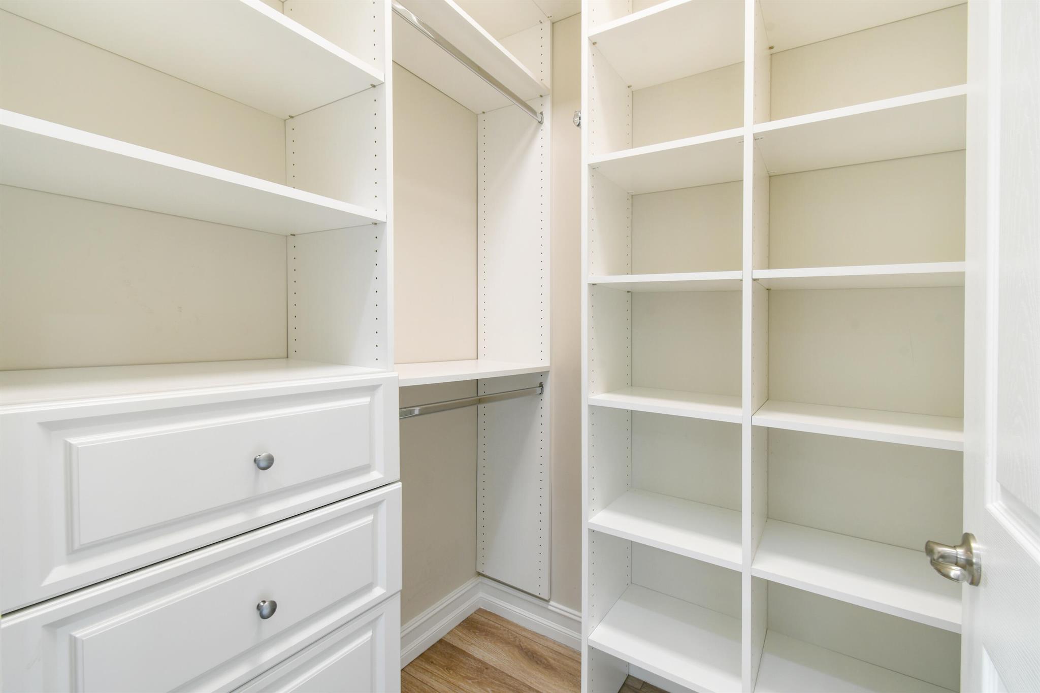 BAYHILL ESTATES - Residential