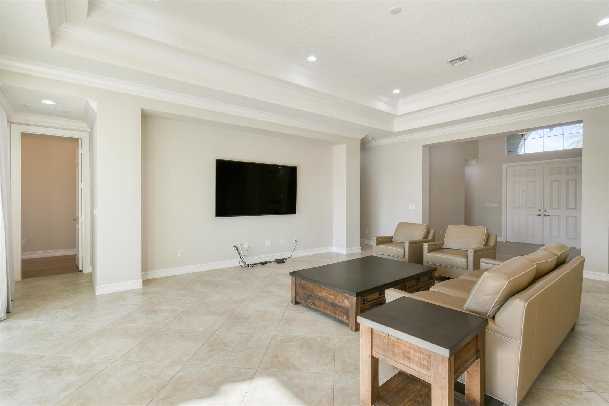 BAYHILL ESTATES - Residential