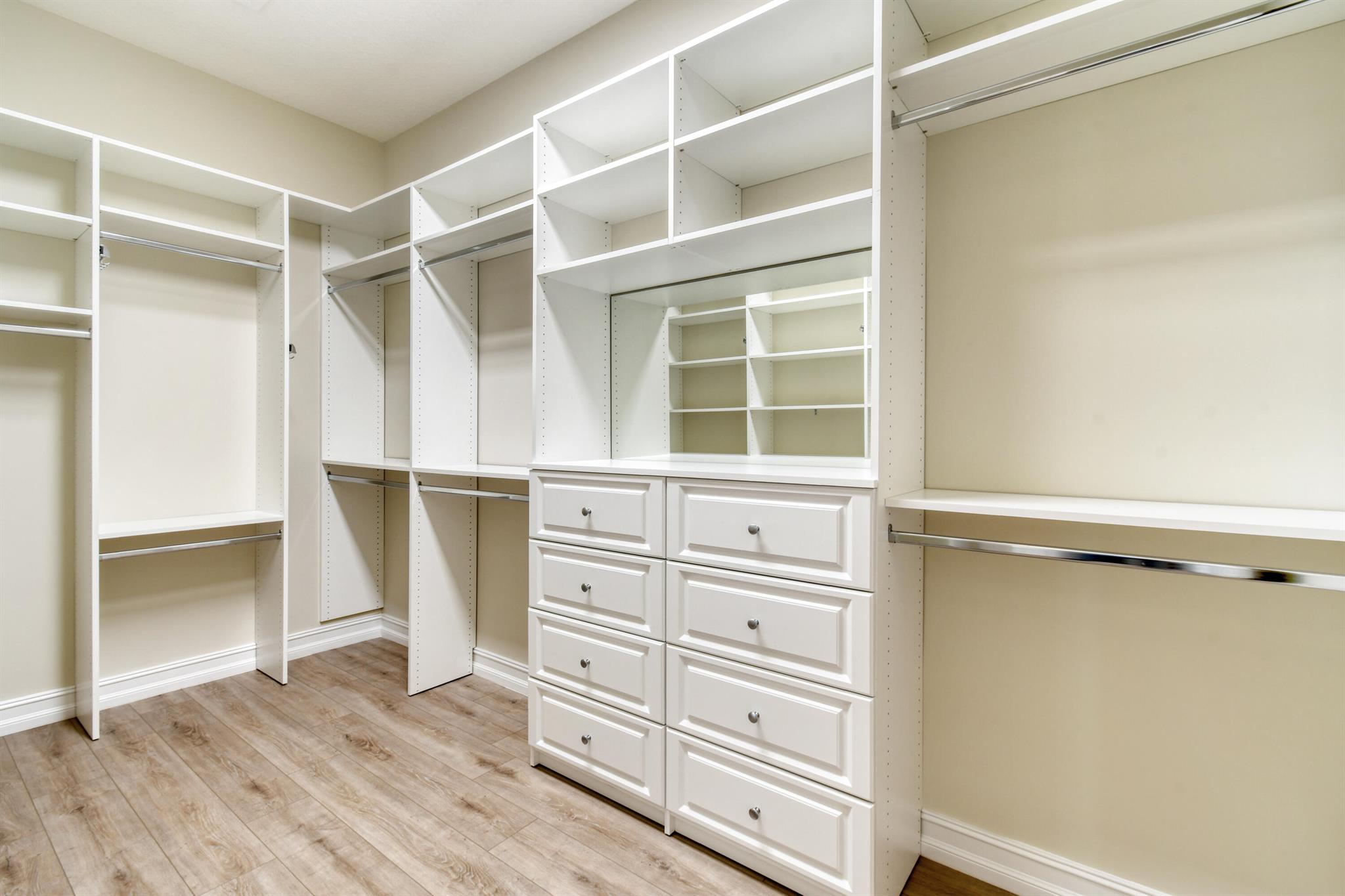 BAYHILL ESTATES - Residential