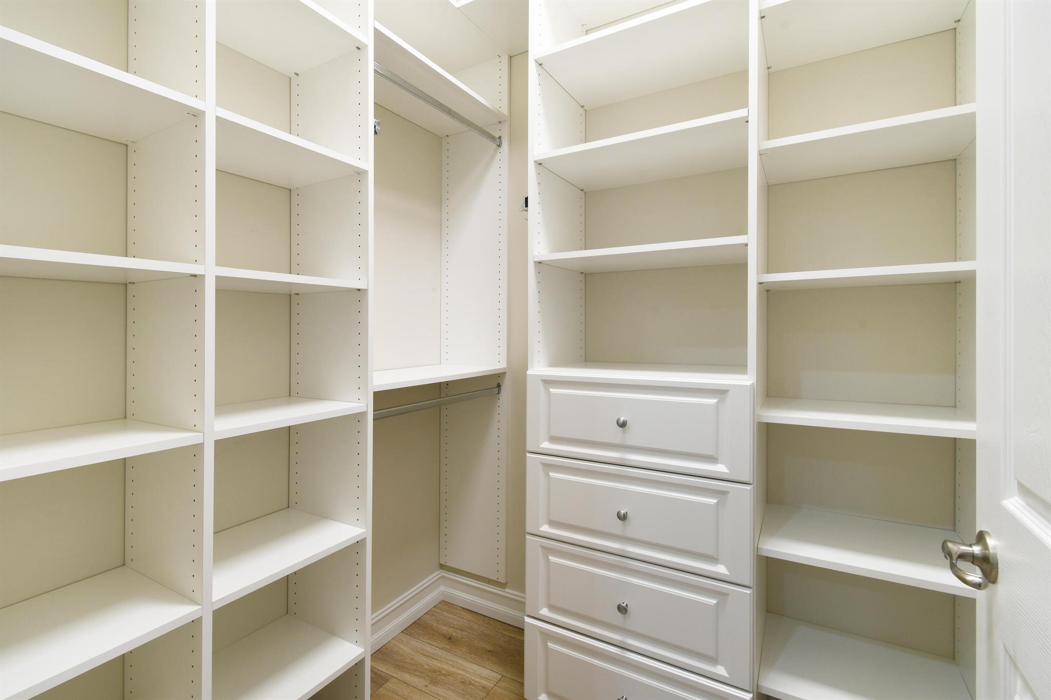 BAYHILL ESTATES - Residential