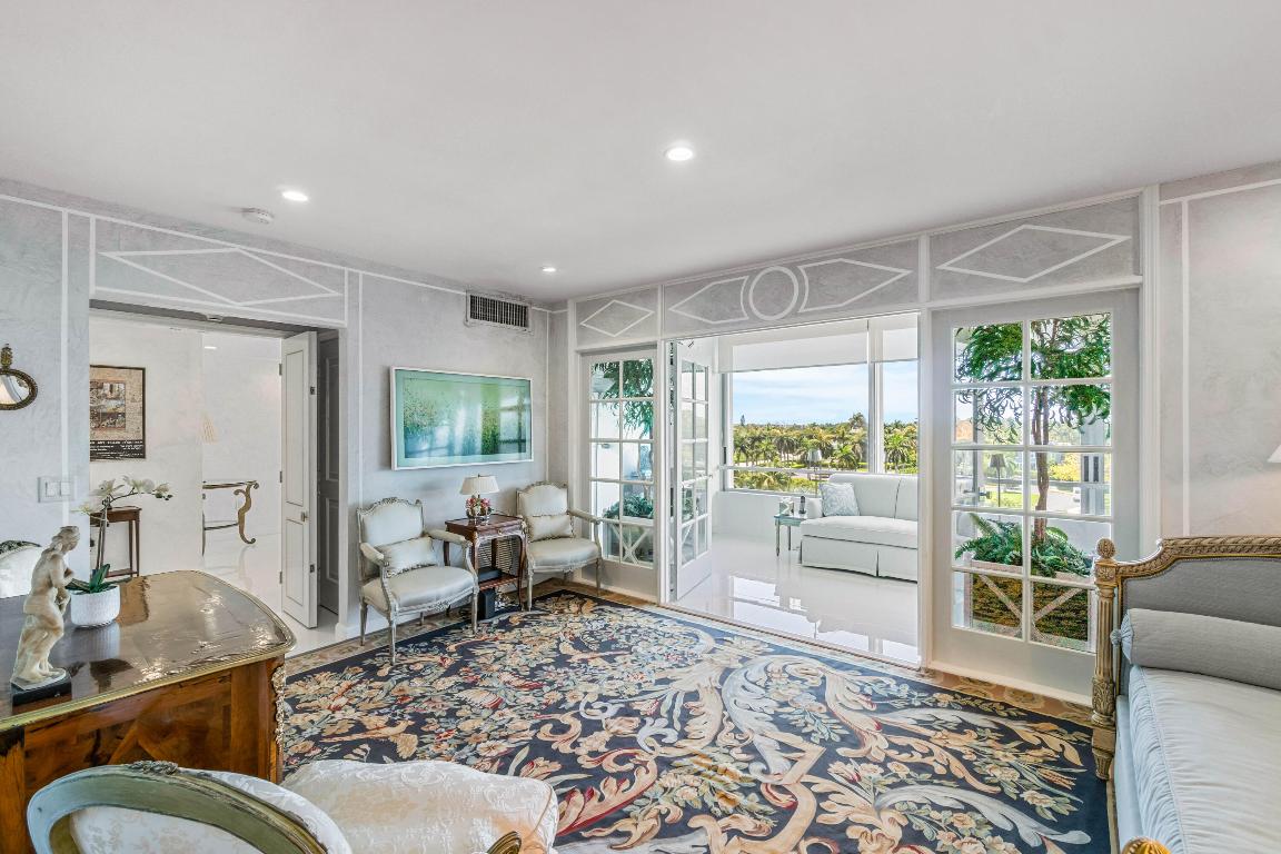 Palm Beach Towers - Residential