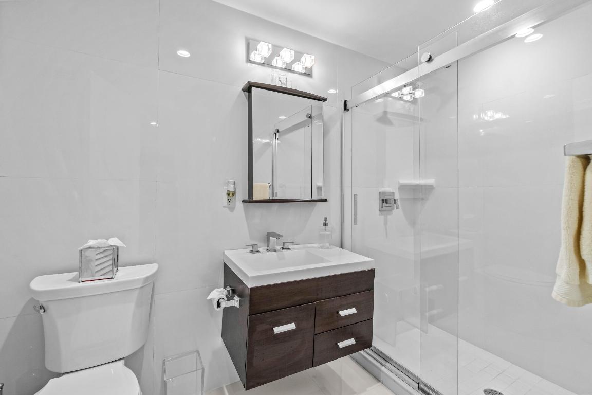 Palm Beach Towers - Residential