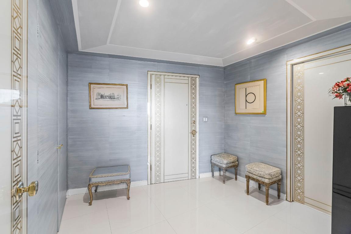 Palm Beach Towers - Residential