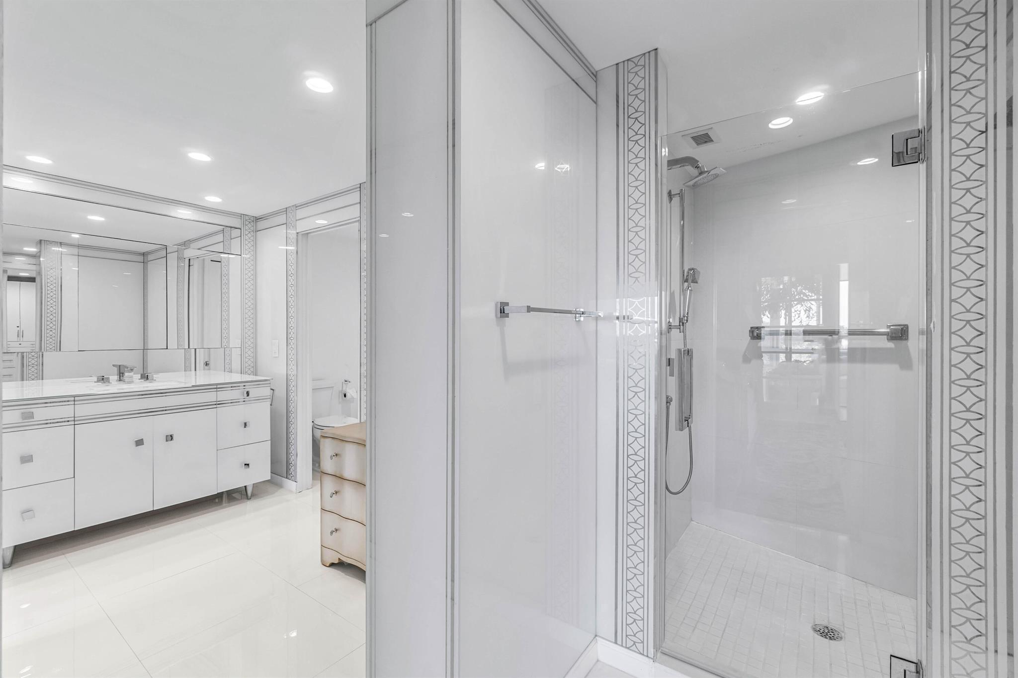 Palm Beach Towers - Residential