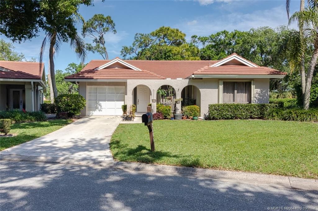 Photo of 2608 SW Willowood Circle, Palm City, FL 34990 (MLS # R10976940)