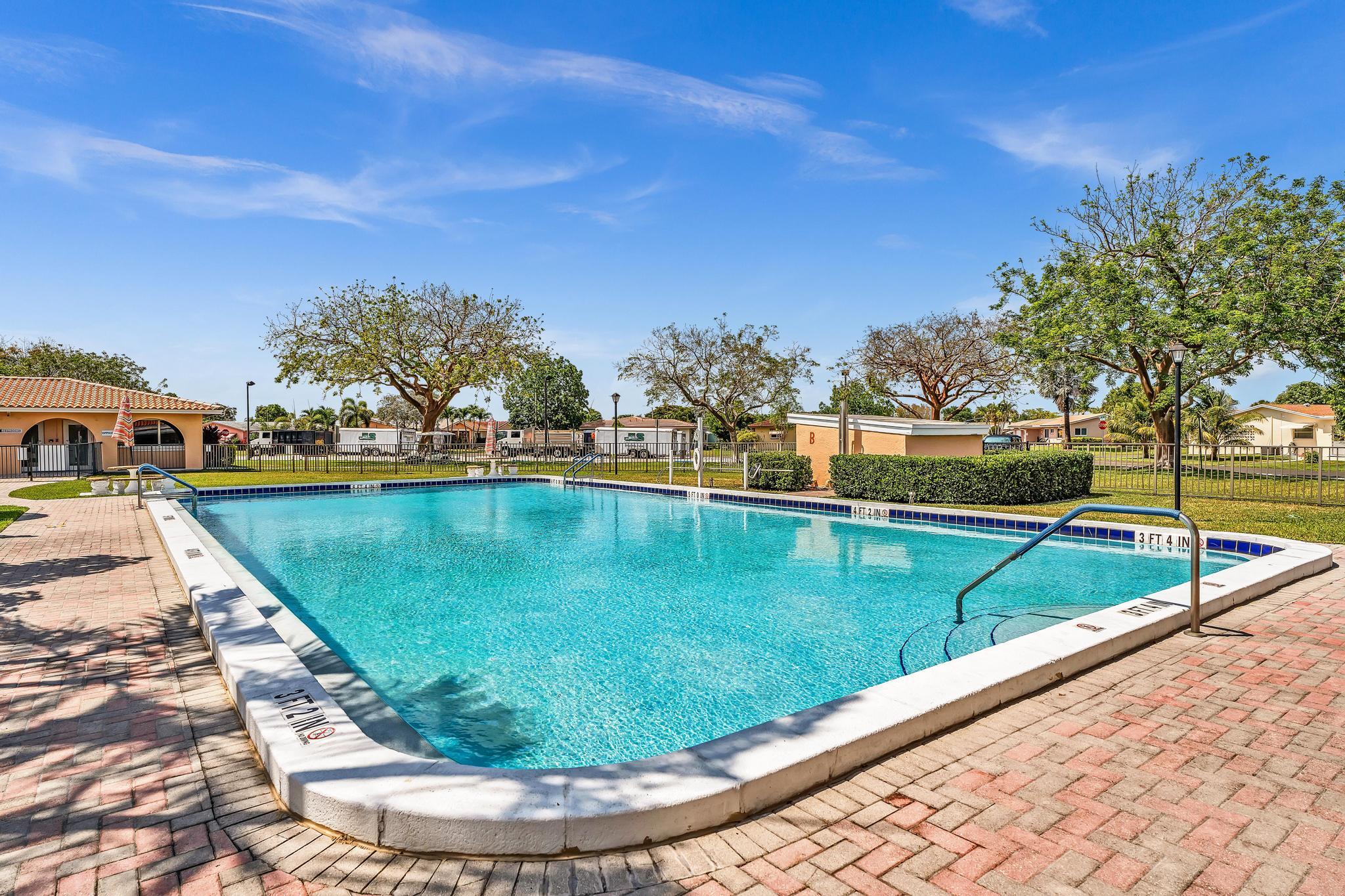 MAINLANDS OF TAMARAC LAKES - Residential