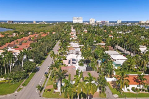 Tiny photo for 851 N 11TH Avenue, Hollywood, FL 33019 (MLS # B26088205)
