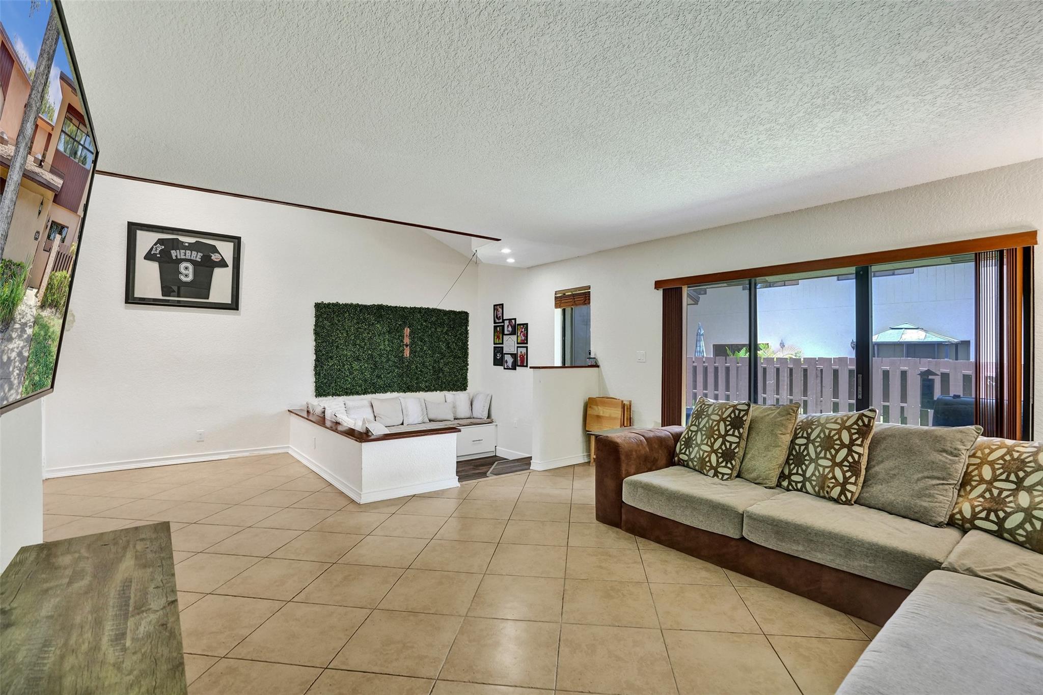 BONAIRE VILLAGE - Residential