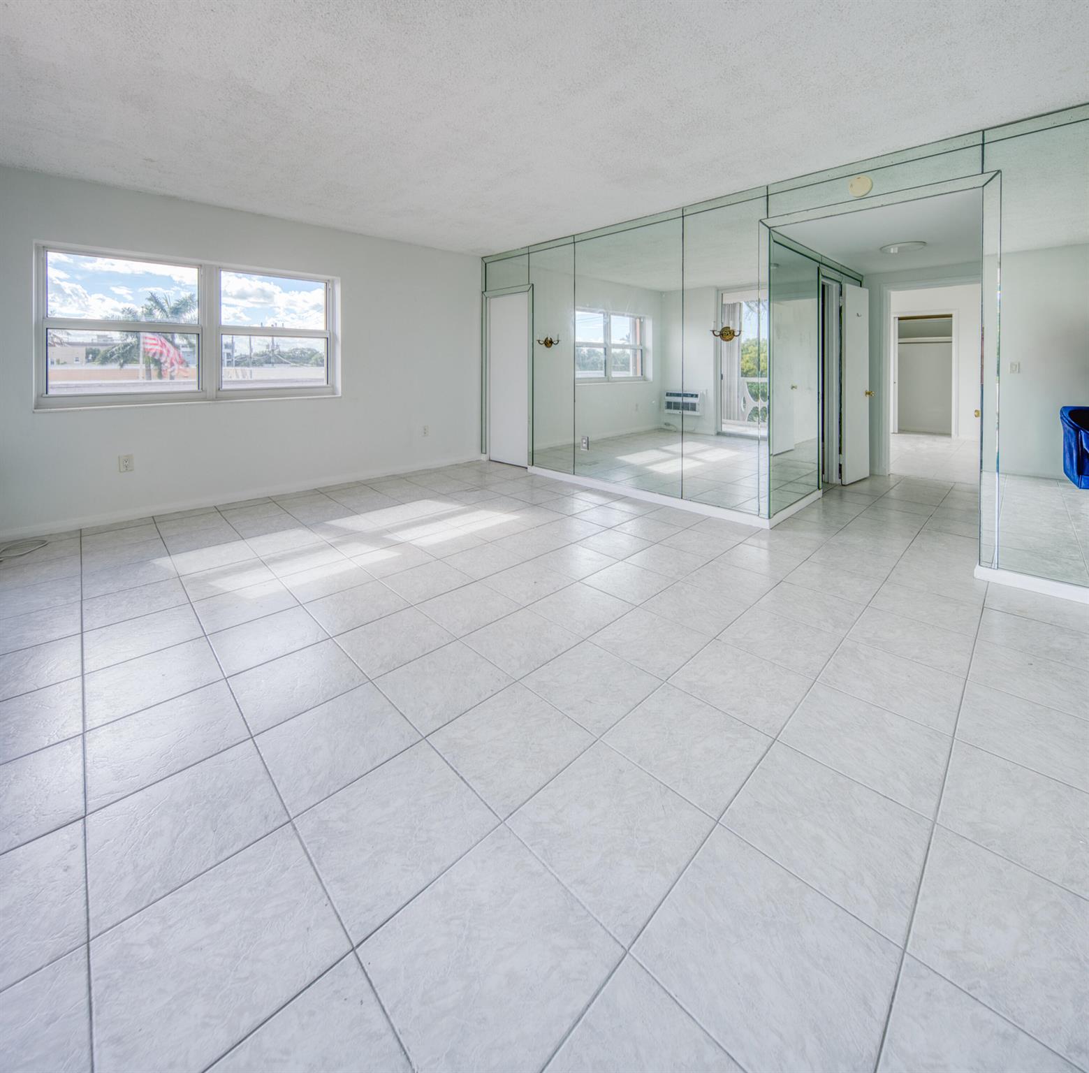 GULFSTREAM CONDO - Residential