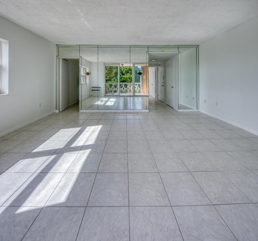 15 S Golfview Road 306