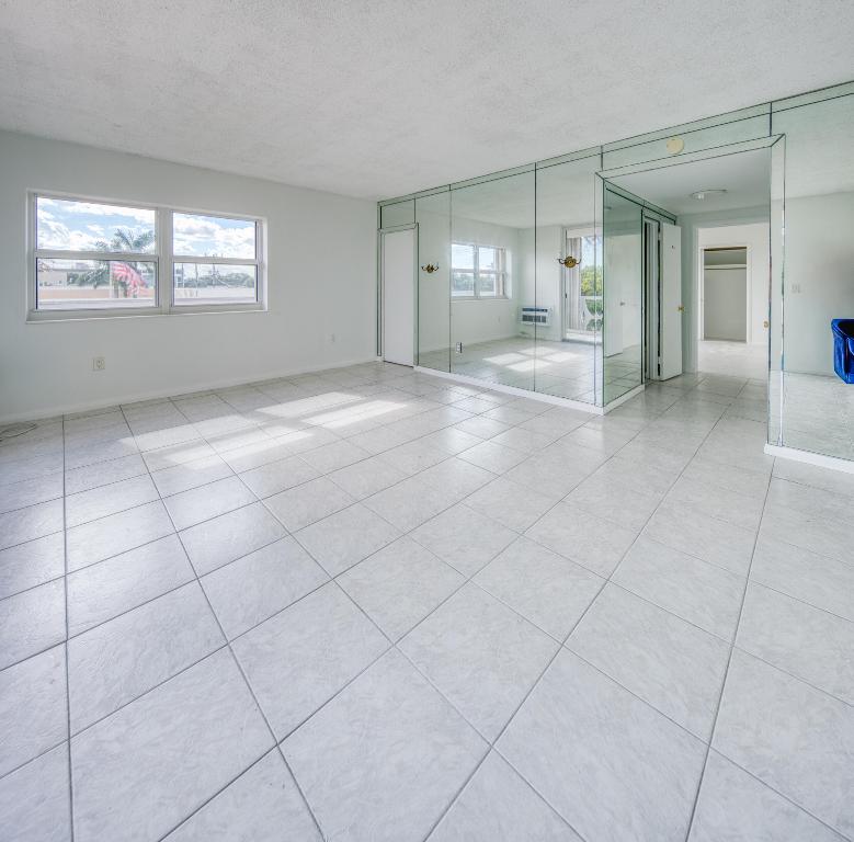 15 S Golfview Road 306