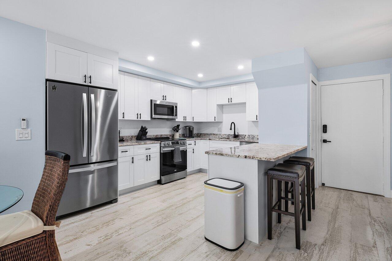 1206 S Lake Drive 304
