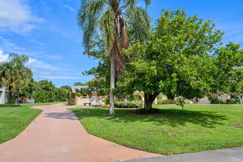 Photo of 5417 SE MAJOR Way, Stuart, FL 34997 (MLS # B26079159)
