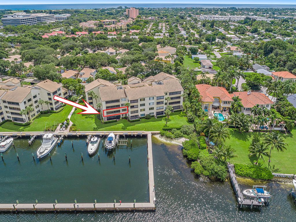 Photo of 926 Oak Harbour Drive, Juno Beach, FL 33408 (MLS # R11149302)