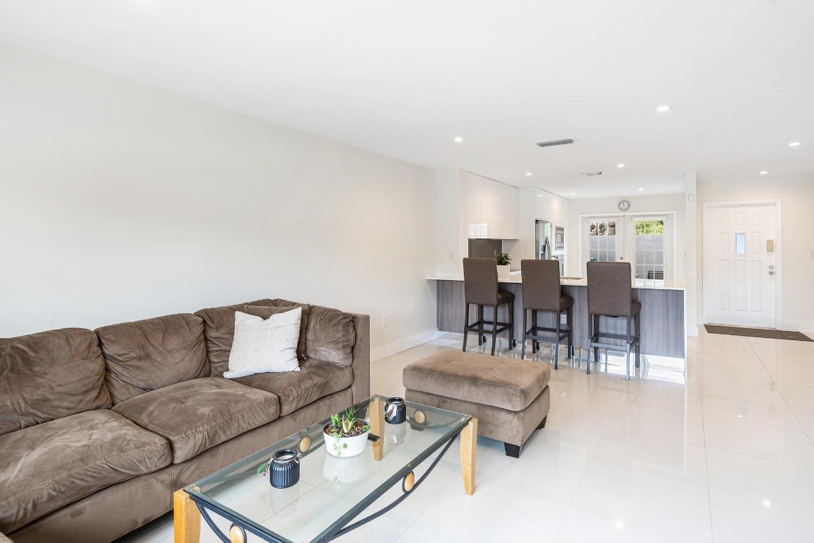 La Jolla West - Residential Lease