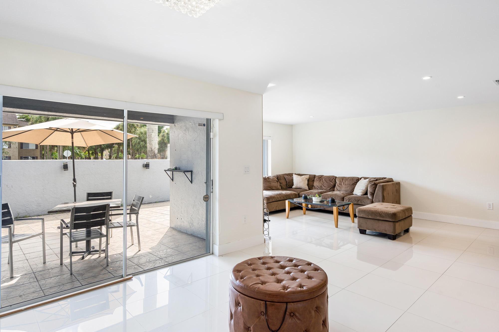 La Jolla West - Residential Lease