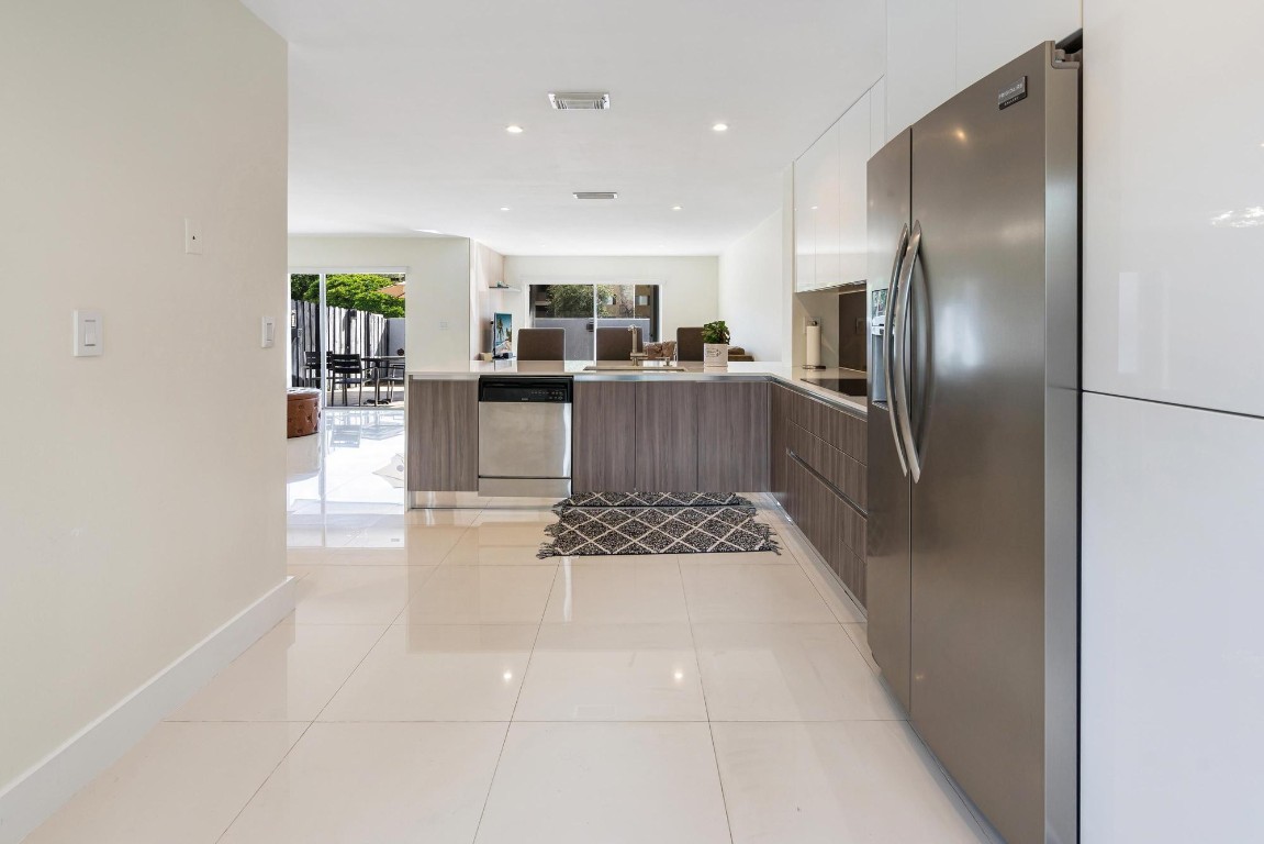 La Jolla West - Residential Lease