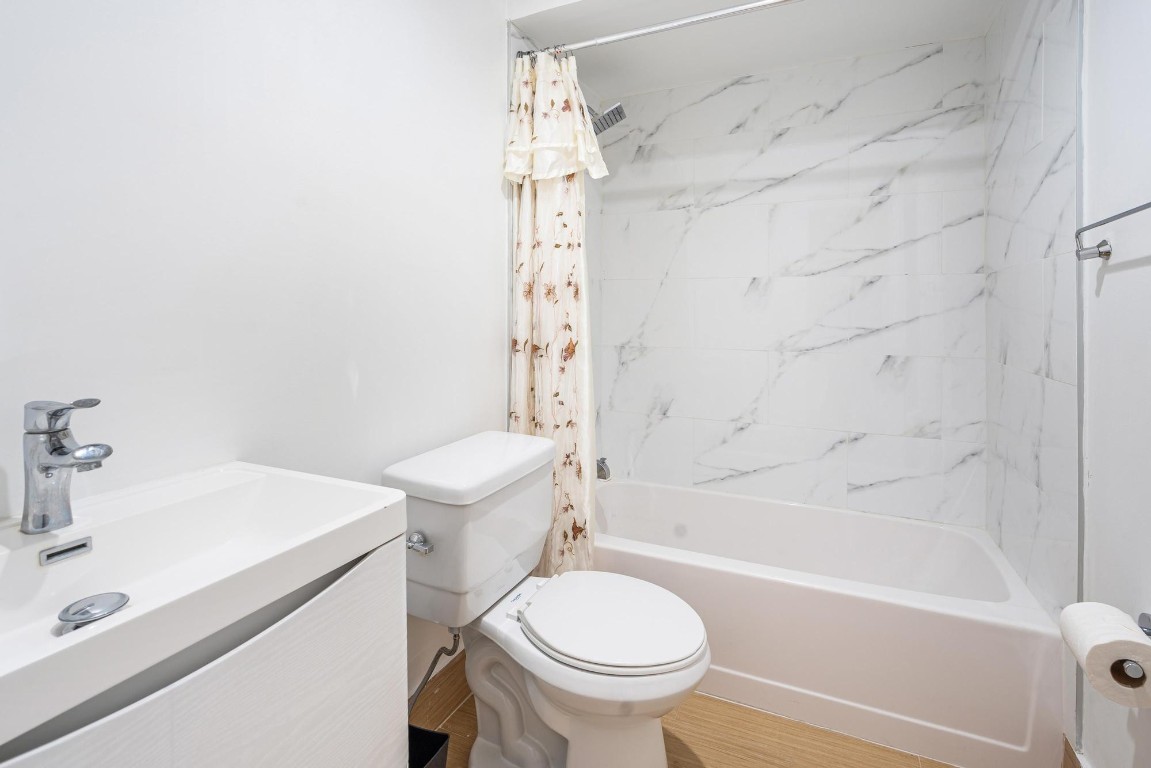 La Jolla West - Residential Lease