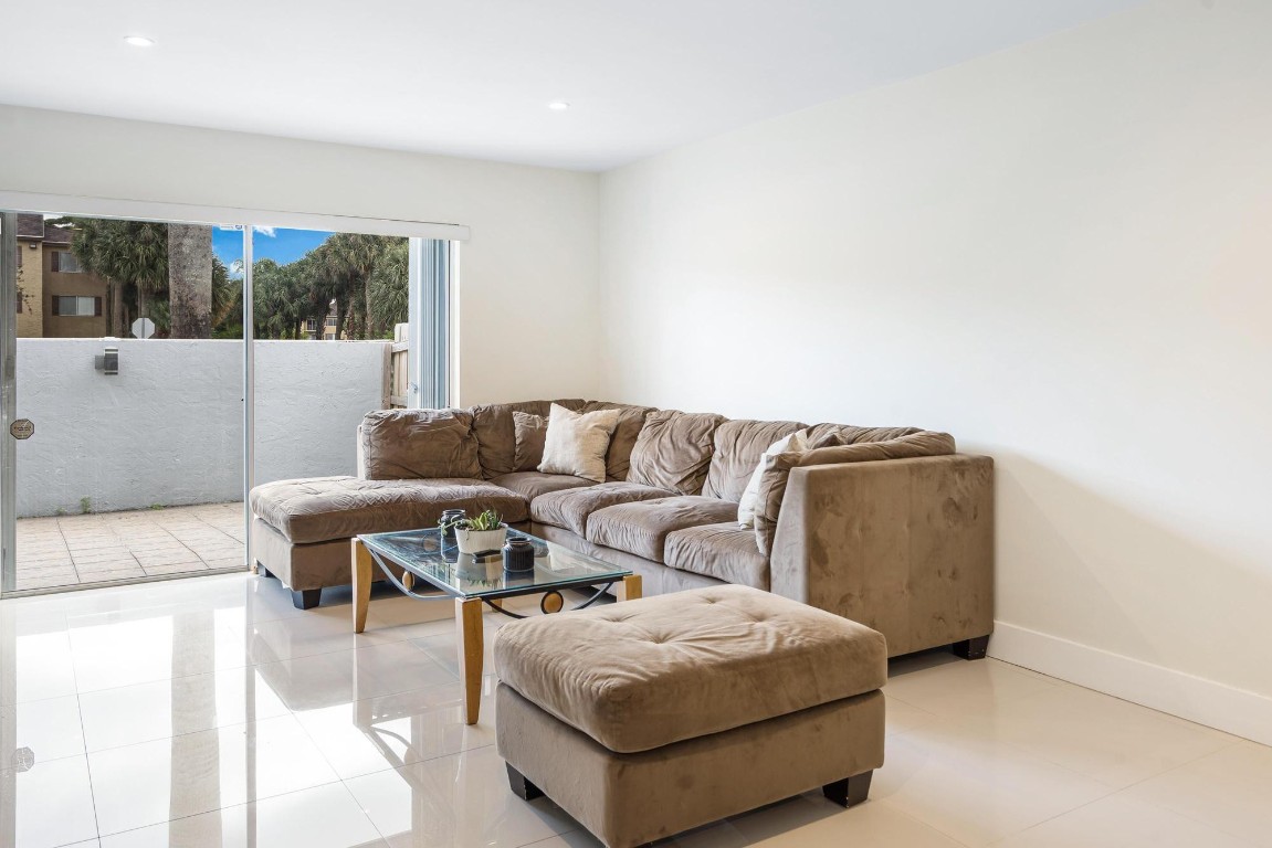 La Jolla West - Residential Lease