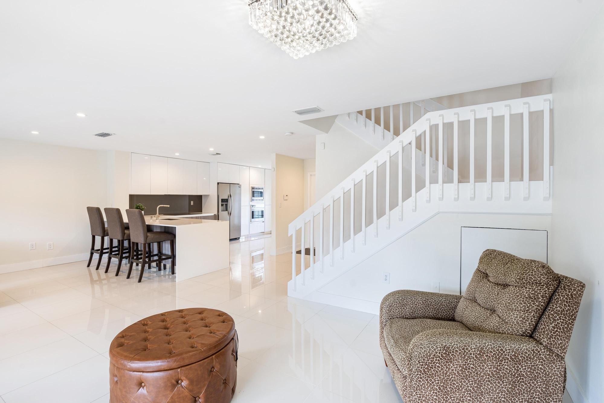 La Jolla West - Residential Lease