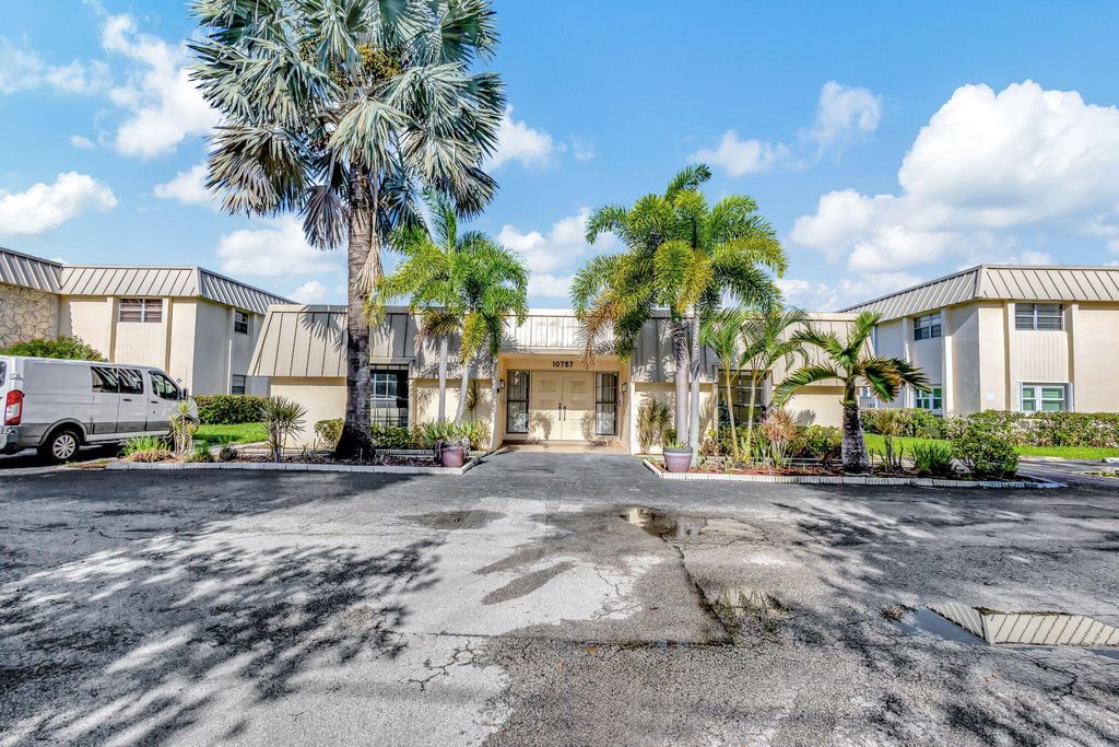 Photo of 10789 N Military Trail #6, Palm Beach Gardens, FL 33410 (MLS # R11017068)