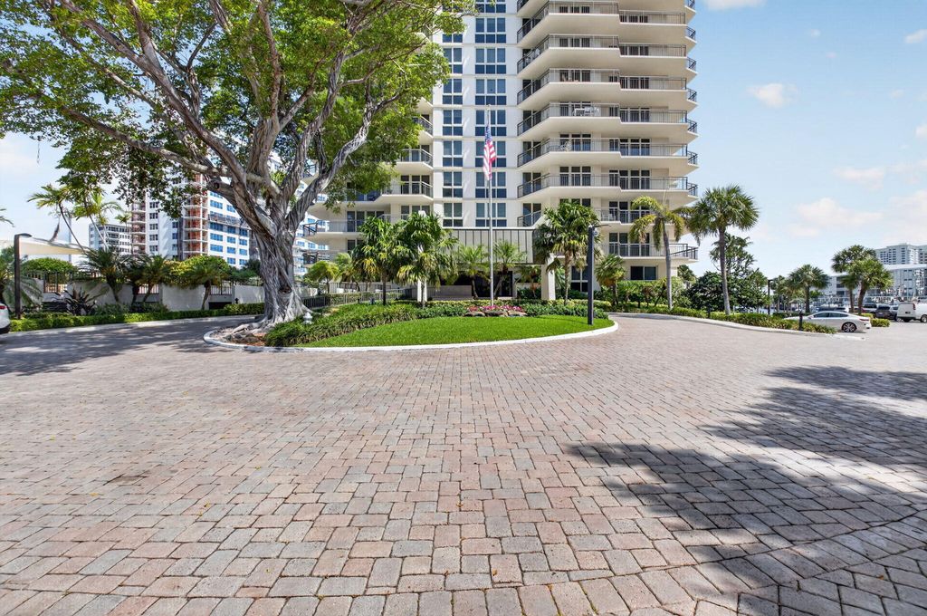 Photo of 901 E Camino #4c, Boca Raton, FL 33432 (MLS # B26029876)