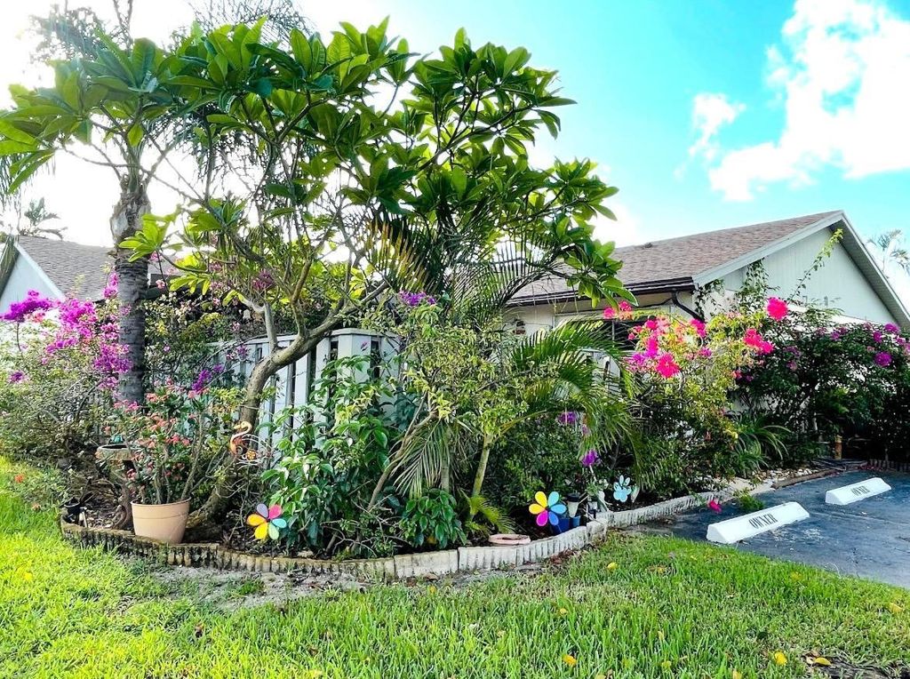 Photo of 8090 Ambach Way #13-B, Hypoluxo, FL 33462 (MLS # F10544545)