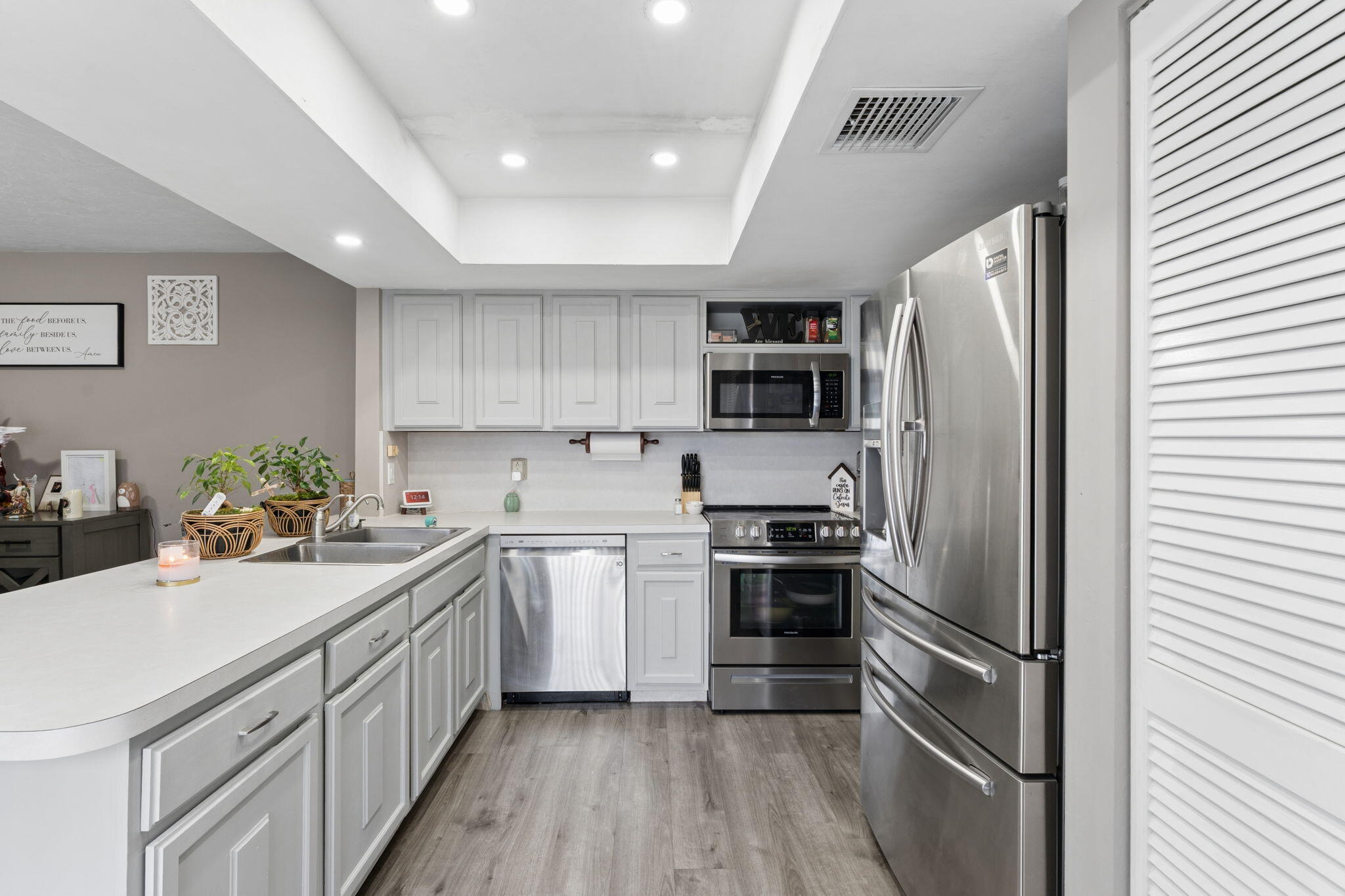 GOLFVIEW HARBOUR TOWNHOUSES - Residential