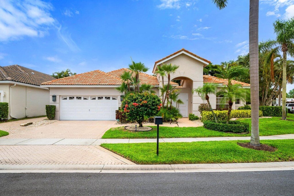 Photo of 5785 Regency Circle E, Boca Raton, FL 33496 (MLS # B26045866)