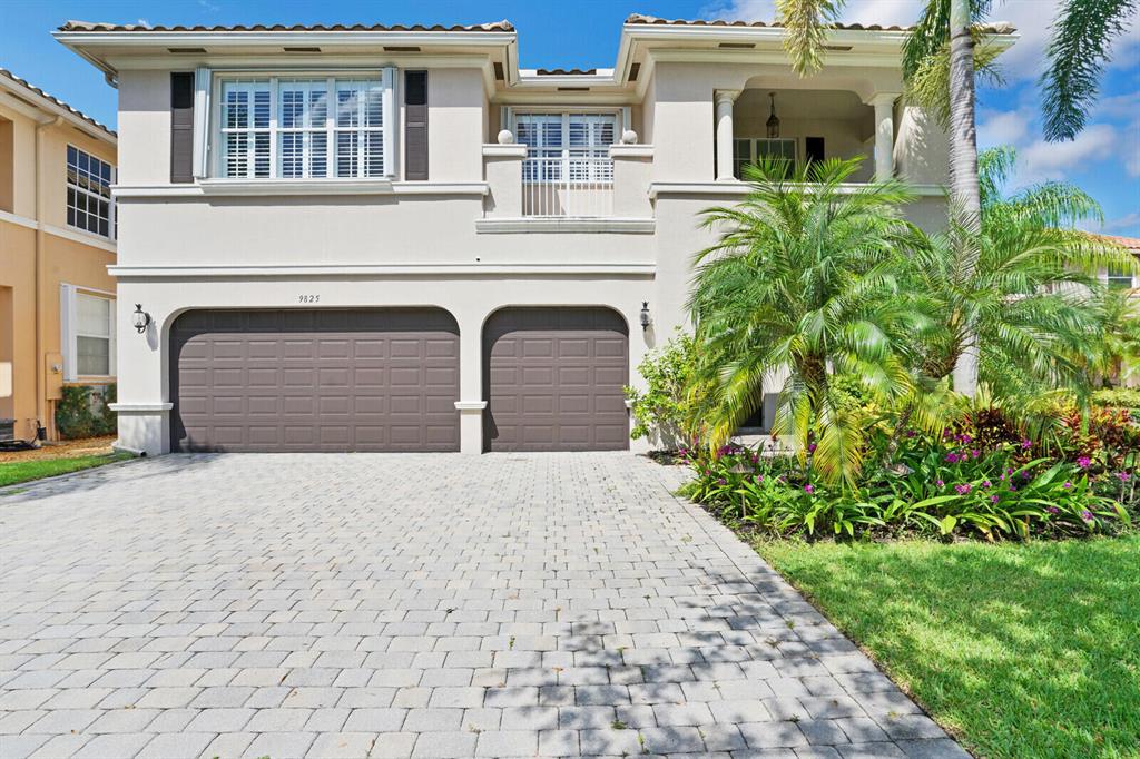 BEAUTIFUL 5/3/3 CREAM PUFF WITH MASTER UP ON A PRIME CUL DE SAC LAKE LOT WITH OVERSIZED, CONTEMPORARY TROPICAL BACKYARD! FEATURES INCLUDE: POOL-SALT WATER, HEATED, RAISED SPA, AUTOMATED. BACKYARD-TRAVERTINE PAVERS, GARDEN, LANDSCAPE LIGHTING, PLAY GYM, GRASSY AREA, COVERED AND OPEN PATIO. GORGEOUS WHITE KITCHEN BOASTS A LARGE ISLAND WITH SEATING, QUARTZ COUNTERTOPS, STAINLESS APPLIANCES. ENJOY CLASSIC WHITE PLANTATION SHUTTERS ON MOST WINDOWS. MAIN LIVING AREAS FEATURE NEUTRAL WALLS AND LAMINATE, WOOD-LIKE, FLOORING. 2ND FLOOR HOSTS MASTER SUITE WITH LARGE HIS/ HERS CLOSETS PLUS 3 BEDROOMS AND LOFT. VERY SPACIOUS AND WELCOMING WITH AMPLE STORAGE AND A GREAT FLOW. COMMUNITY OFFERS 24 HOUR MANNED GATE, AMENITIES AT THE CLUBHOUSE, CLOSE TO SHOPPING AND HIGHWAYS, A GREAT PLACE TO CALL HOME!
