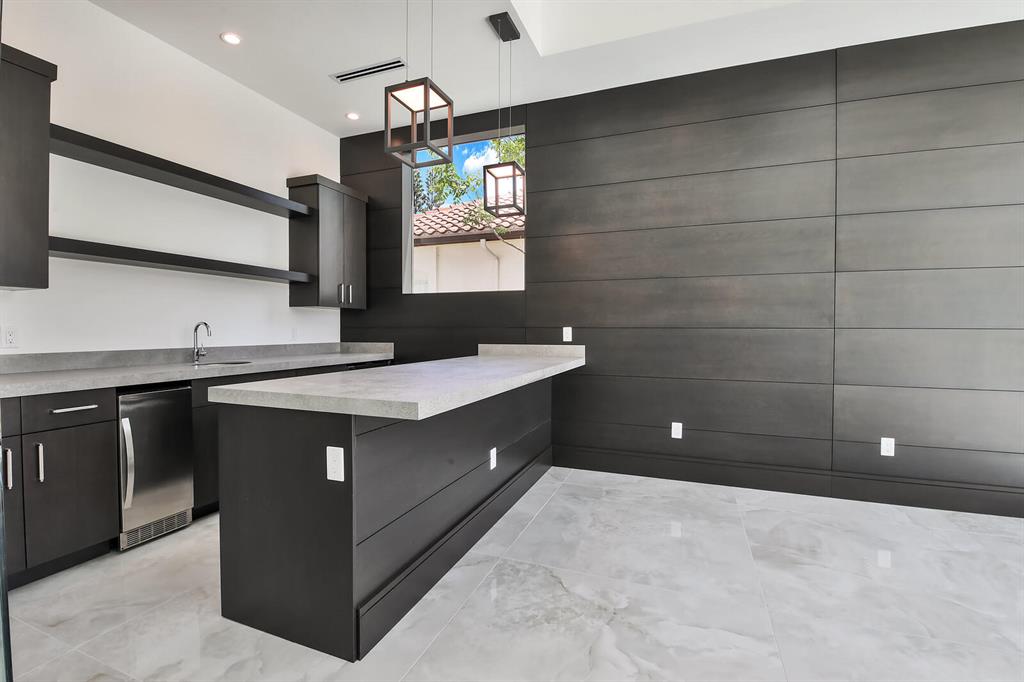 Tropic Isle - Residential