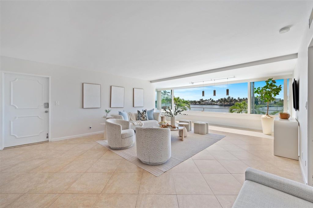 Photo of 215 N Birch Road #2B, Fort Lauderdale, FL 33304 (MLS # F10533129)