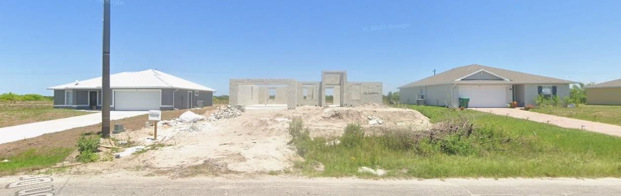 Port La Belle - Land