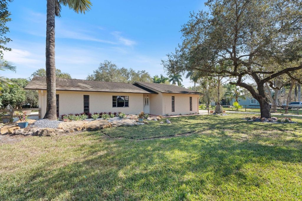 Photo of 5400 SW 164 Terrace, Southwest Ranches, FL 33331 (MLS # F10548942)