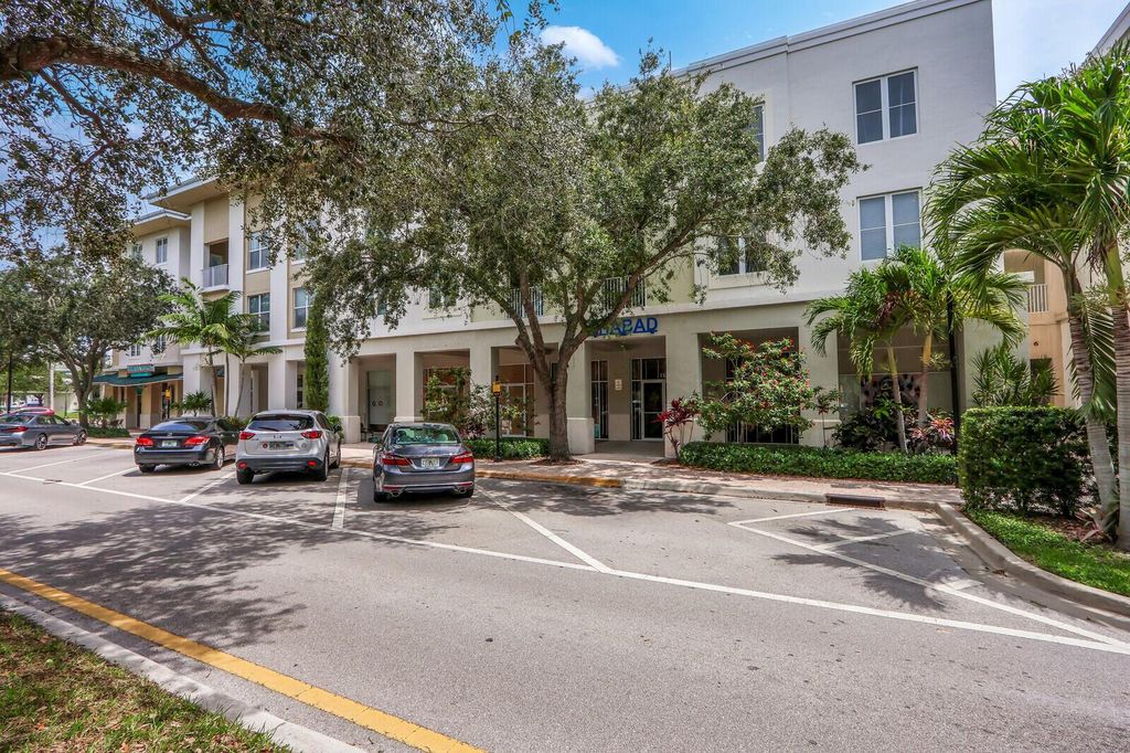Photo of 1209 Main Street #313, Jupiter, FL 33458 (MLS # R11001281)