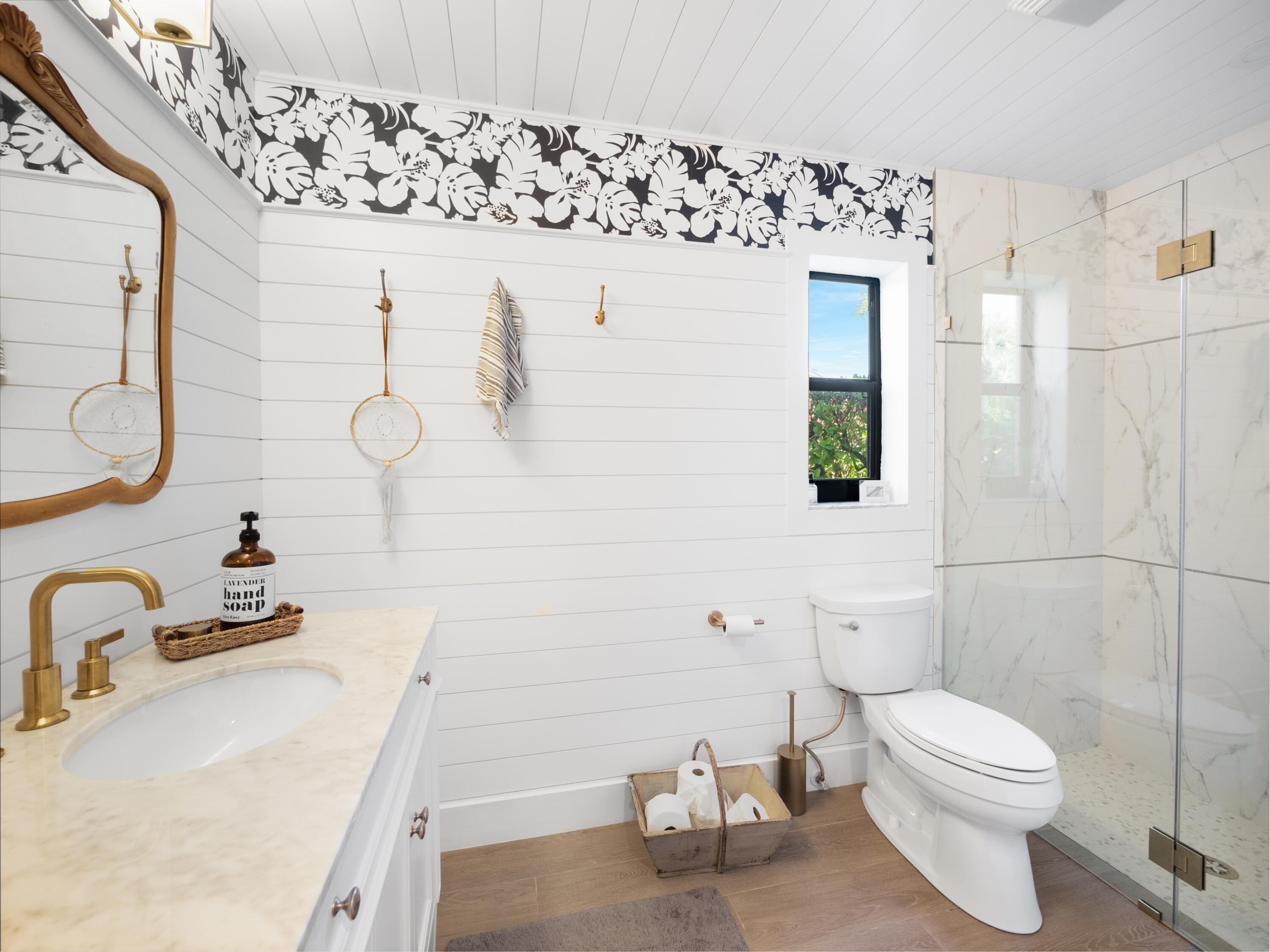 CAPE POINTE OF JONATHANS LANDING - Residential