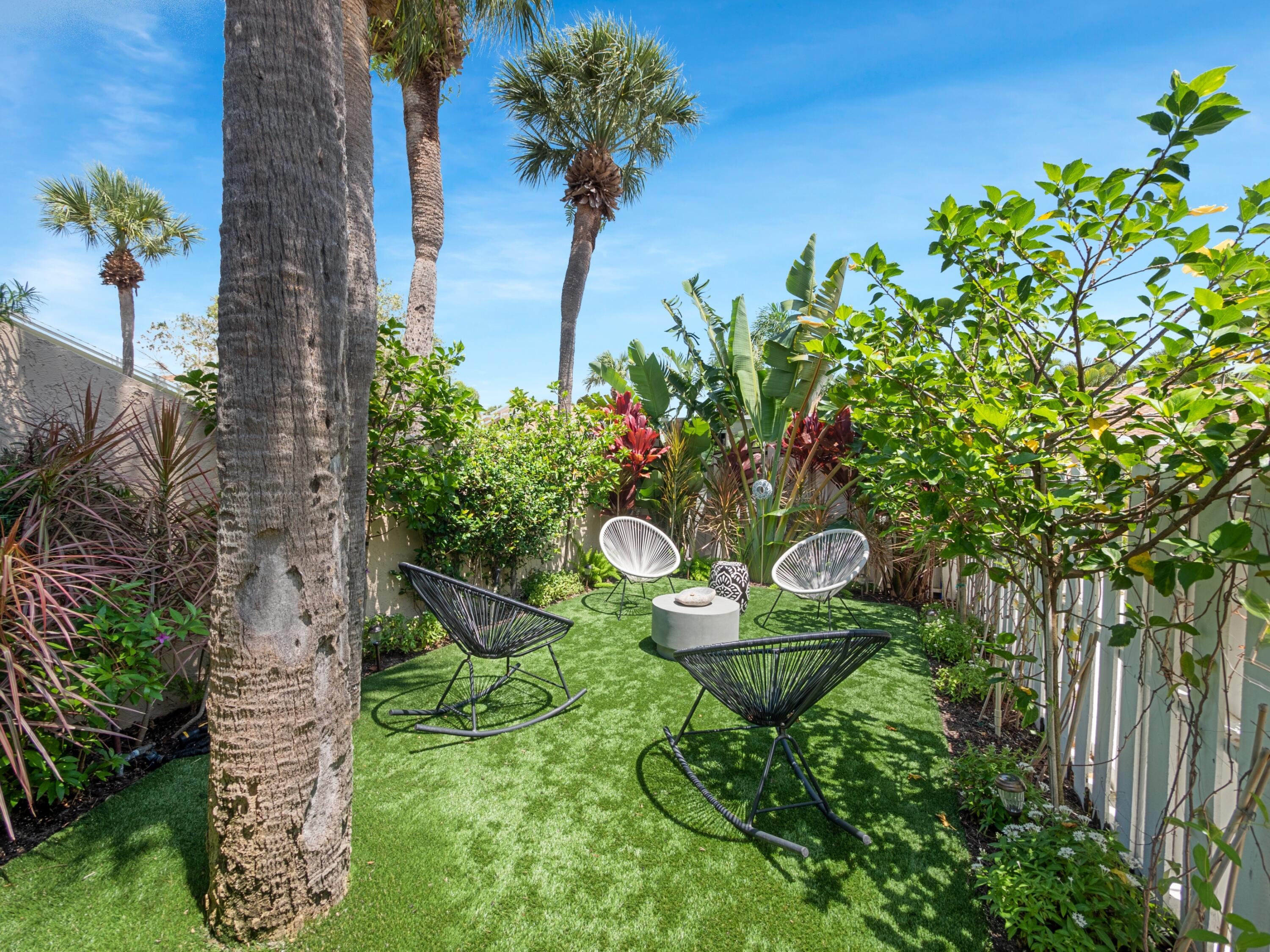 CAPE POINTE OF JONATHANS LANDING - Residential