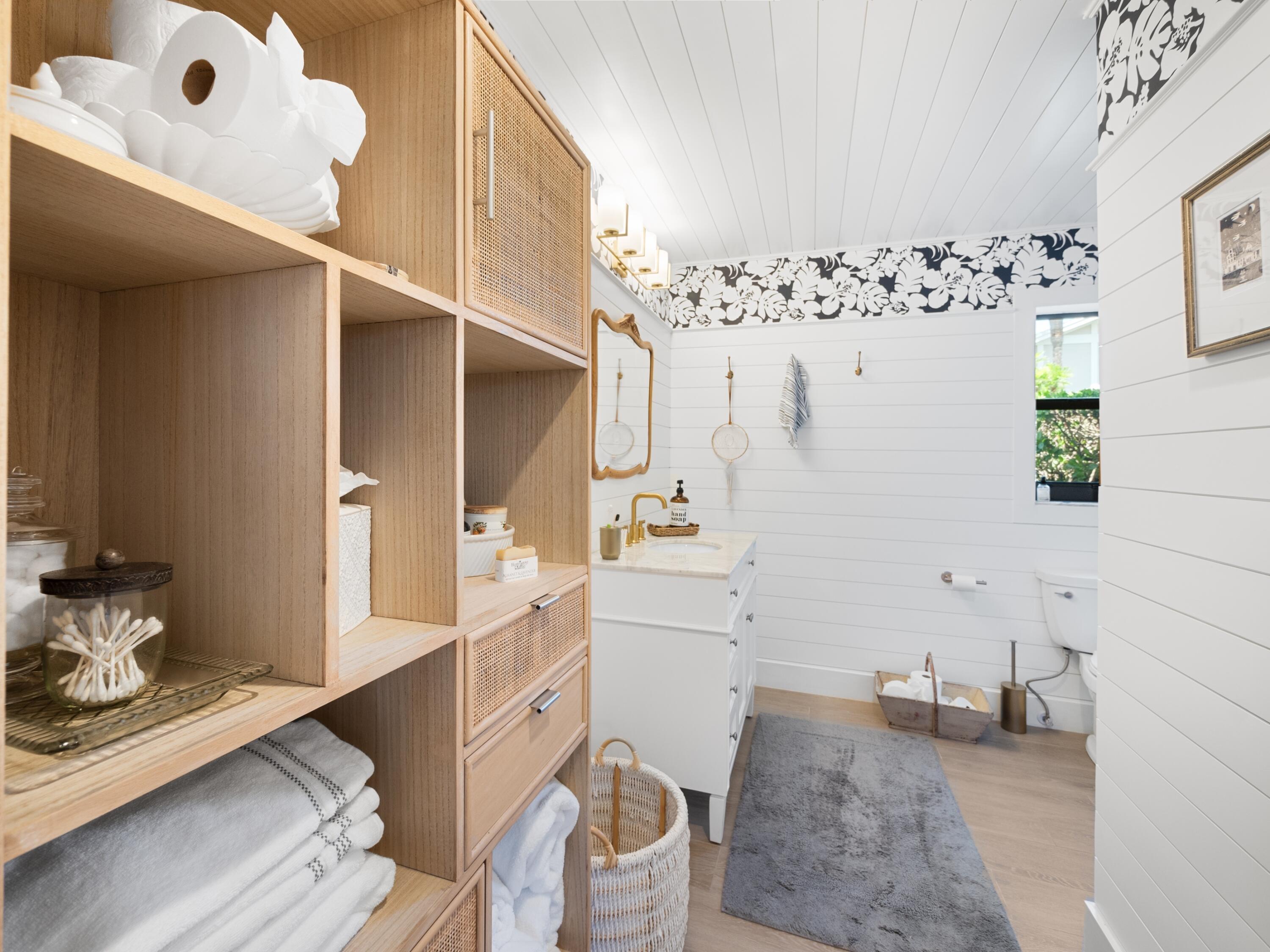 CAPE POINTE OF JONATHANS LANDING - Residential