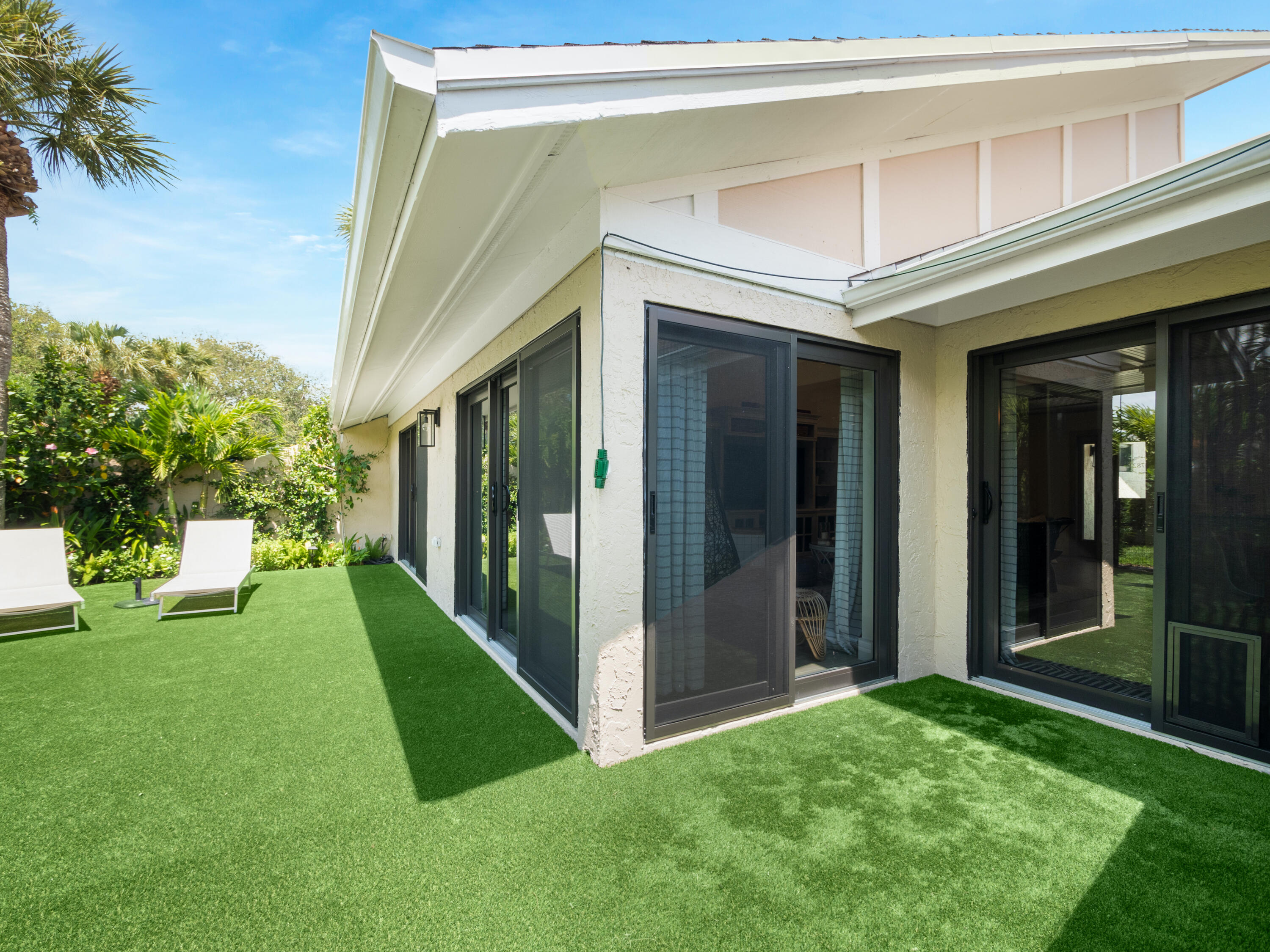 CAPE POINTE OF JONATHANS LANDING - Residential