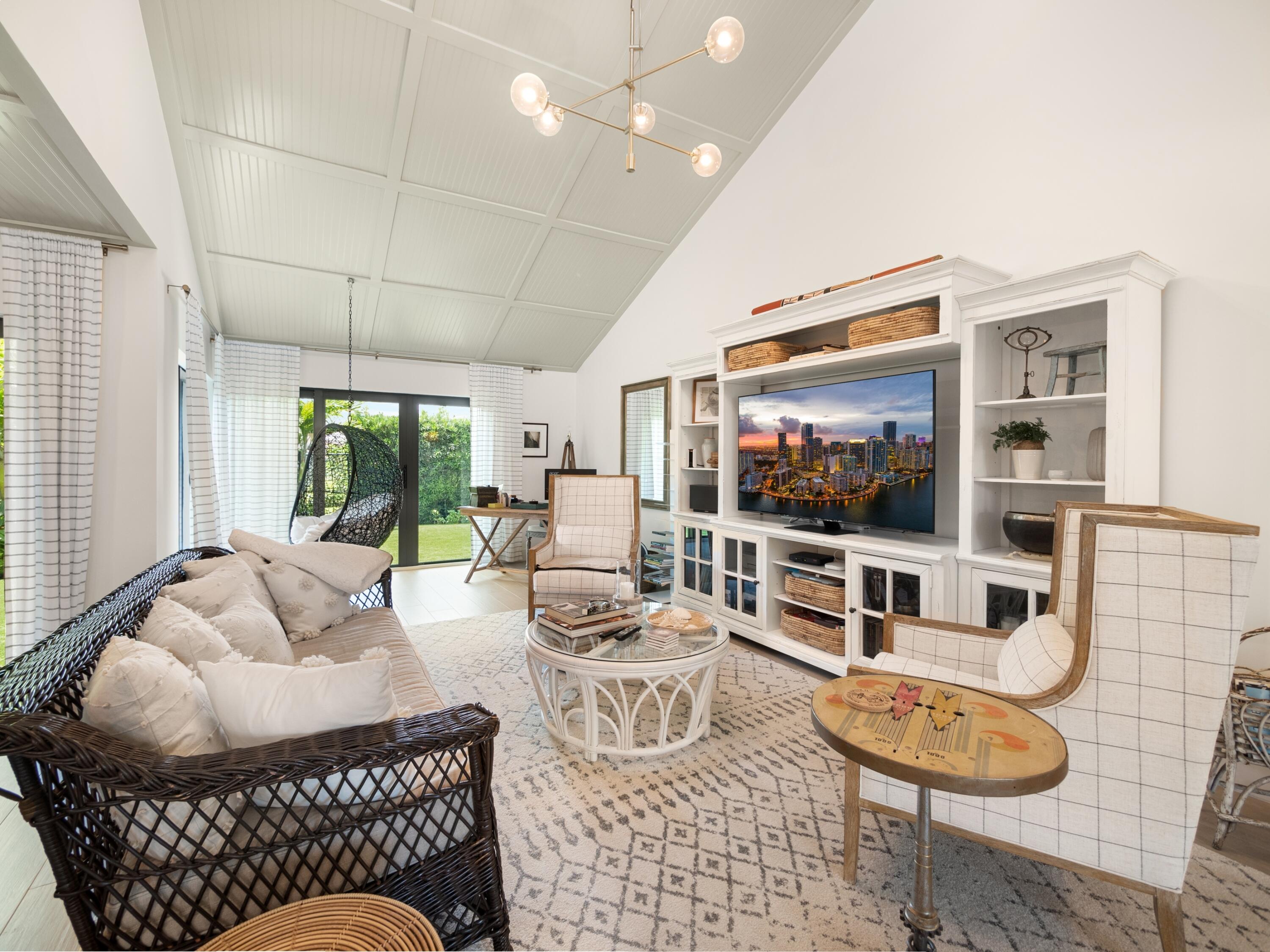 CAPE POINTE OF JONATHANS LANDING - Residential