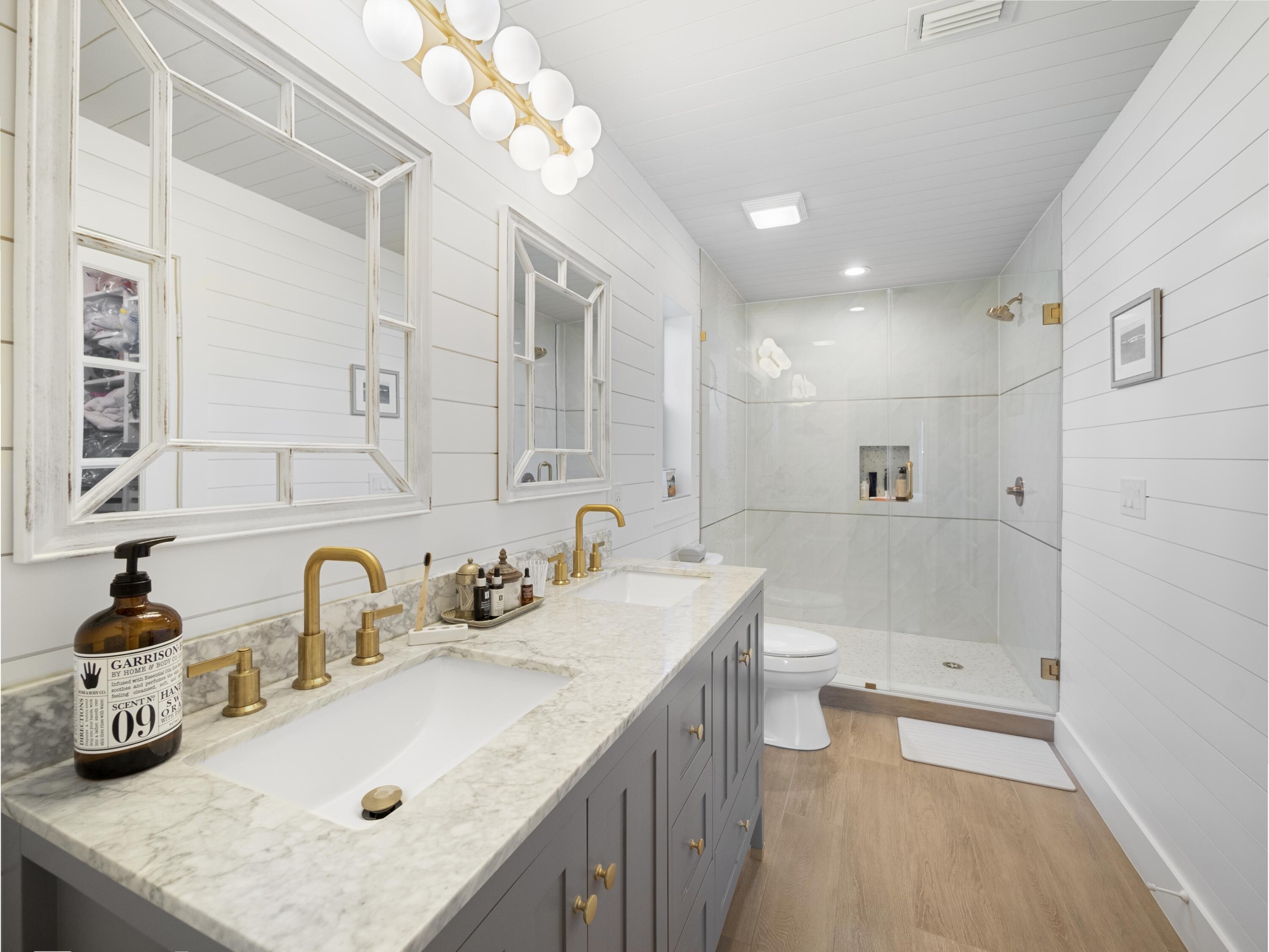 CAPE POINTE OF JONATHANS LANDING - Residential