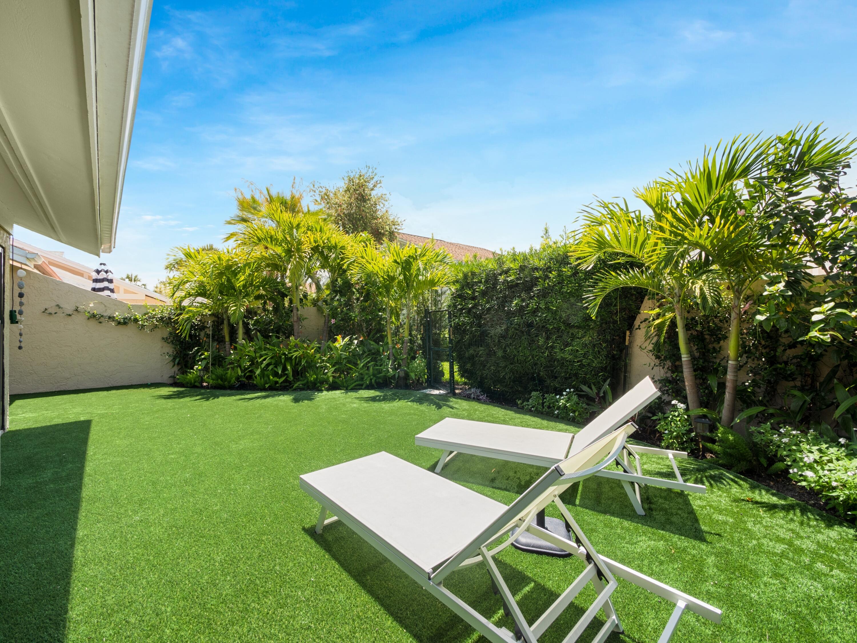 CAPE POINTE OF JONATHANS LANDING - Residential