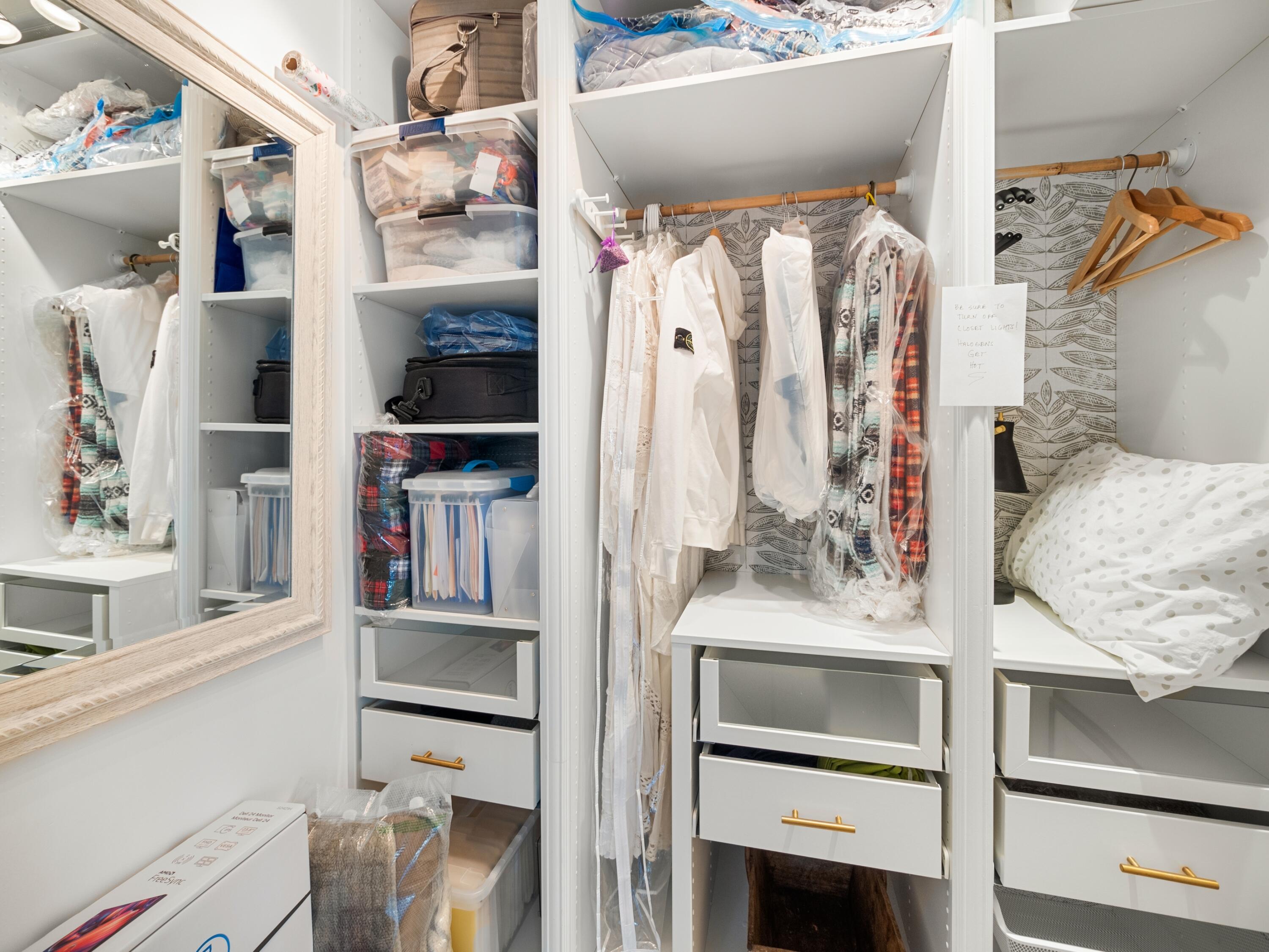 CAPE POINTE OF JONATHANS LANDING - Residential