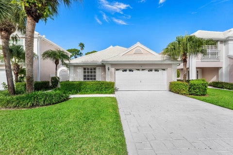 Photo of 12 Elgin Lane, Palm Beach Gardens, FL 33418 (MLS # B26081445)