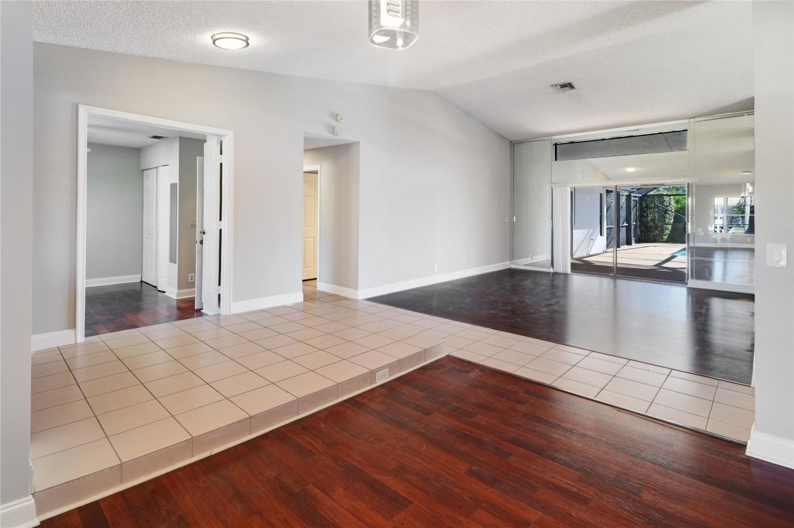 Island Lakes 02 Sec 01 - Residential Lease