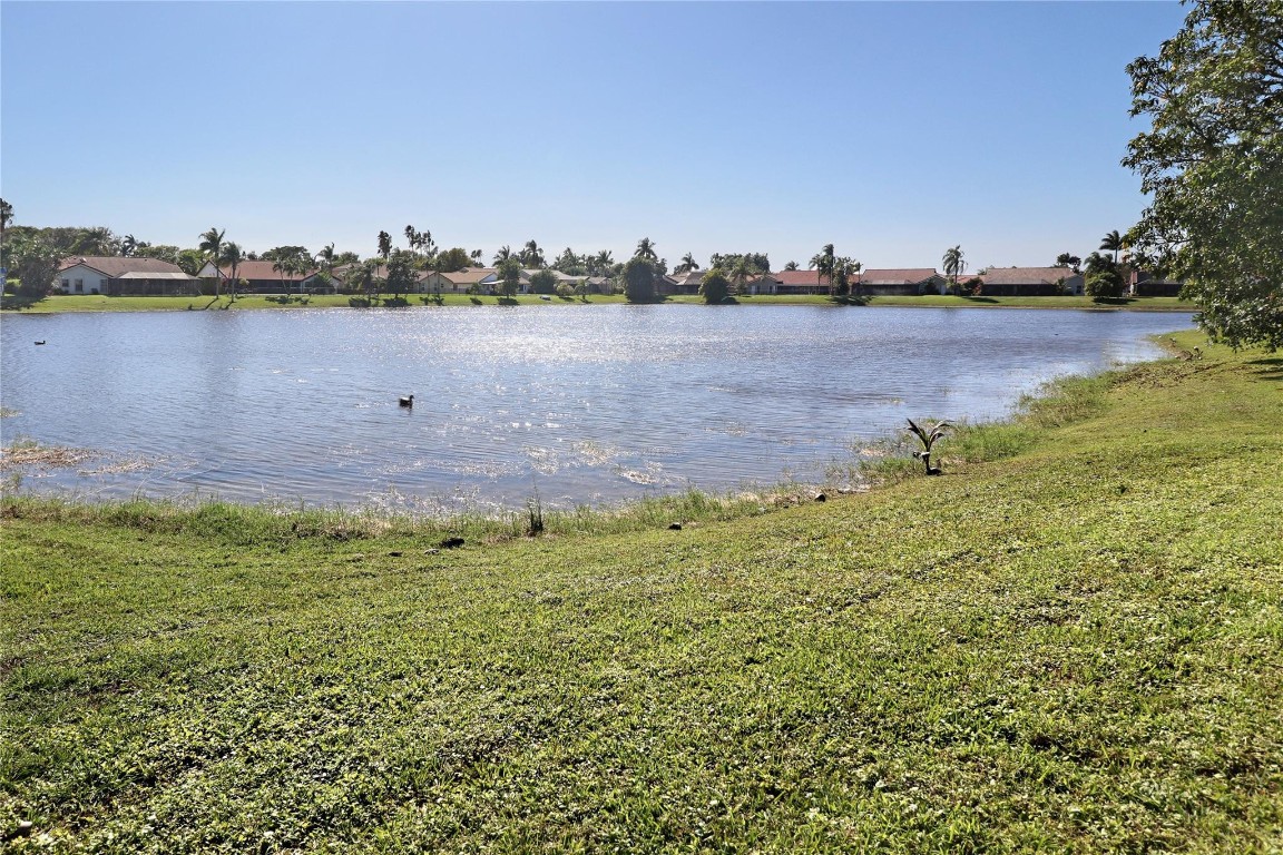 Island Lakes 02 Sec 01 - Residential Lease