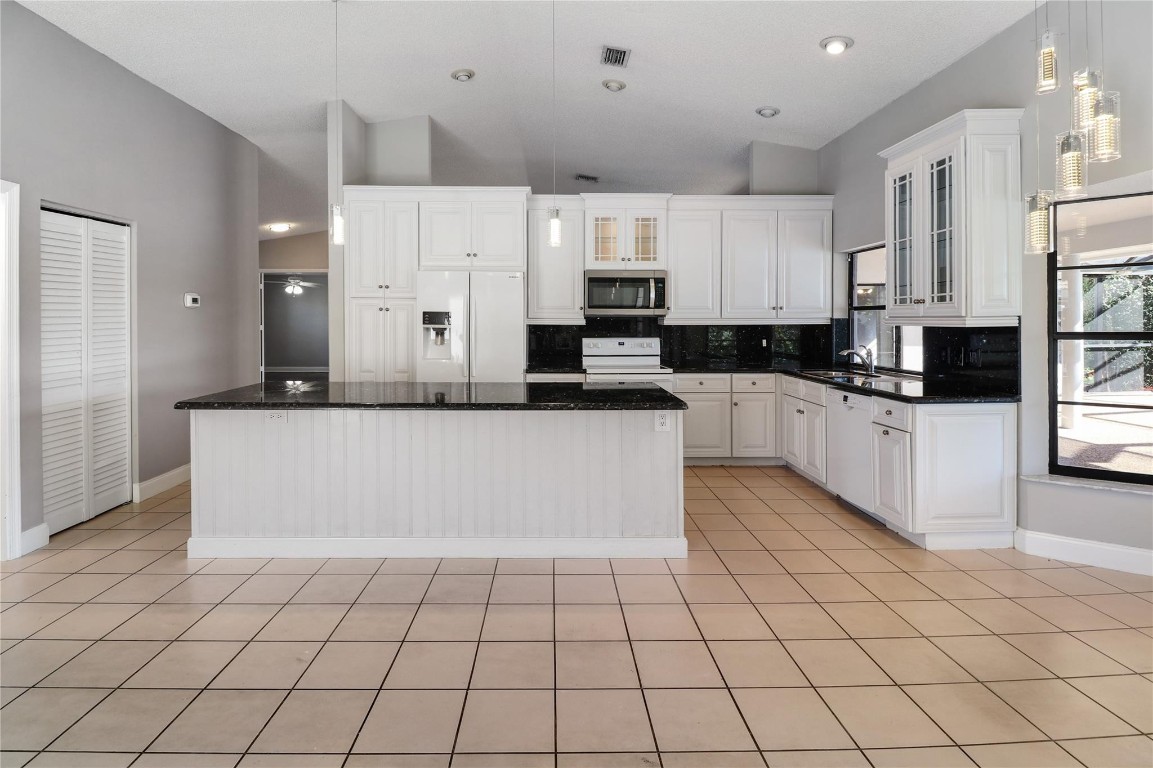 Island Lakes 02 Sec 01 - Residential Lease